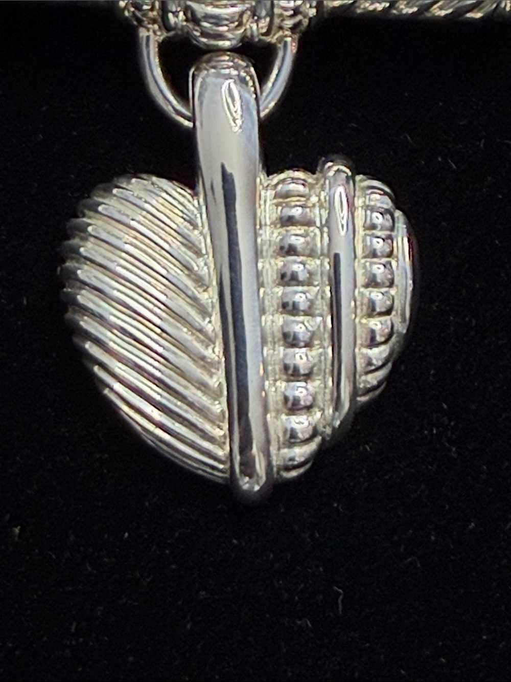 Judith Ripka Silver Ribbed Heart Toggle Brooch - Picture 2 of 9